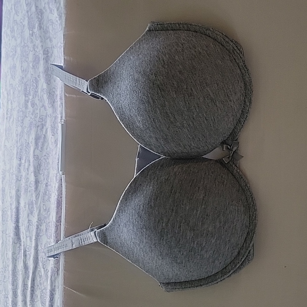 NWOT Victoria Secrets bra